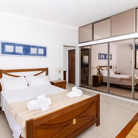 Fineli ヴィラモウラ